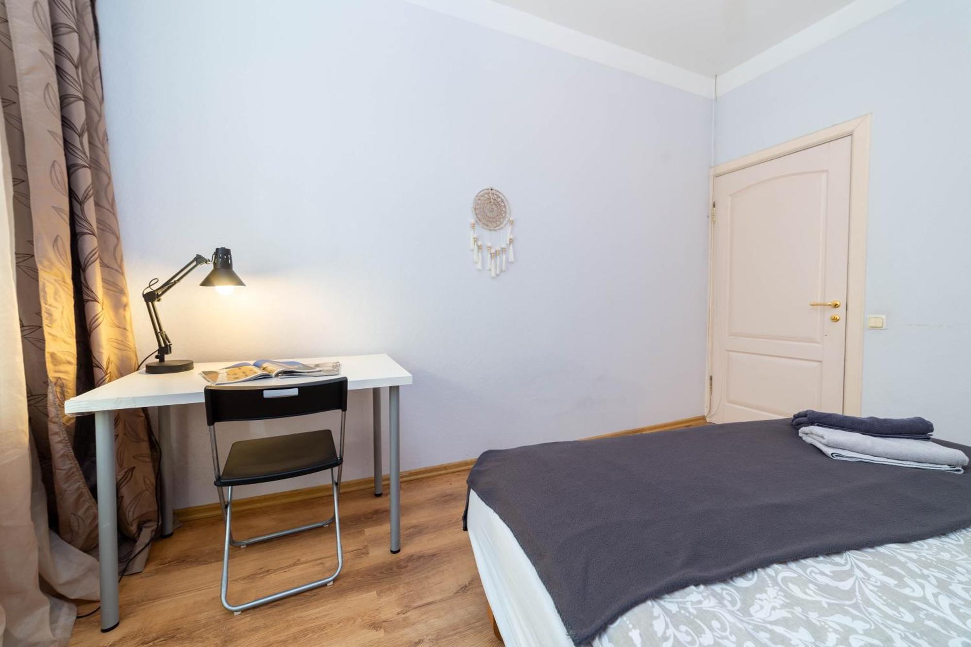 Spacious 3-bedroom In Center
